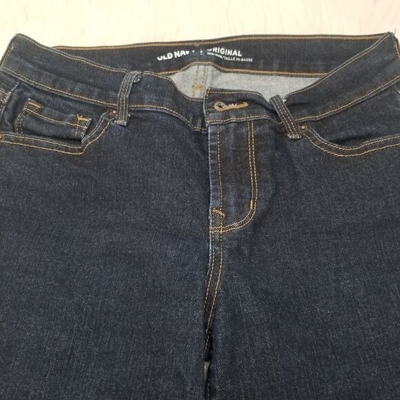 Old Navy Original Mid Rise. Size 2 Regular - Picture 1 of 9